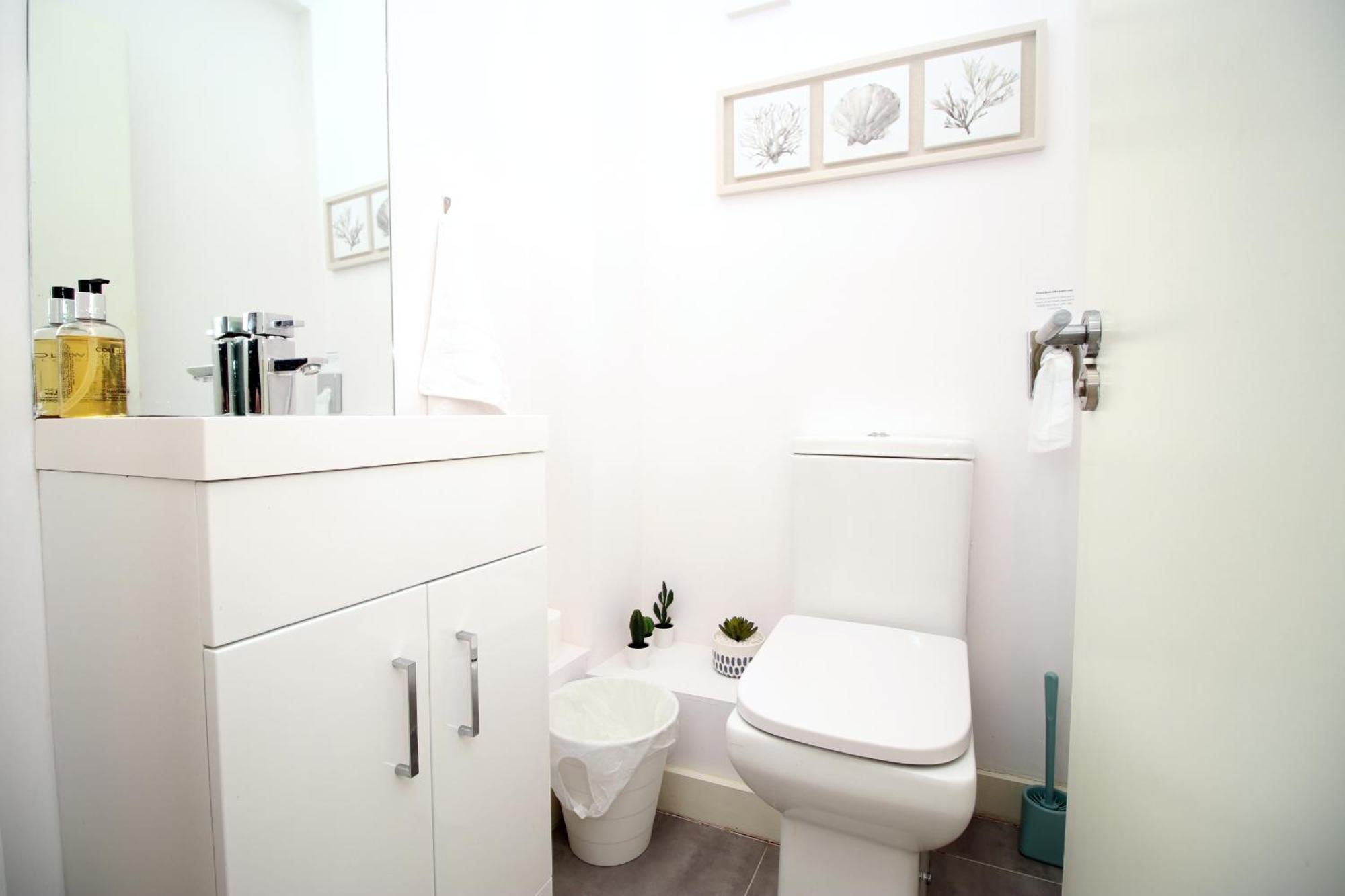 Coastal Penarth Dream! Close To Cardiff Superb Location Near Bars And Restaurants! Dog Friendly And Welcome Breakfast Pack! Esterno foto